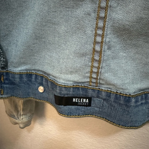 KUT from the Kloth ‘Helena' Denim Jacket - Picture 3 of 6
